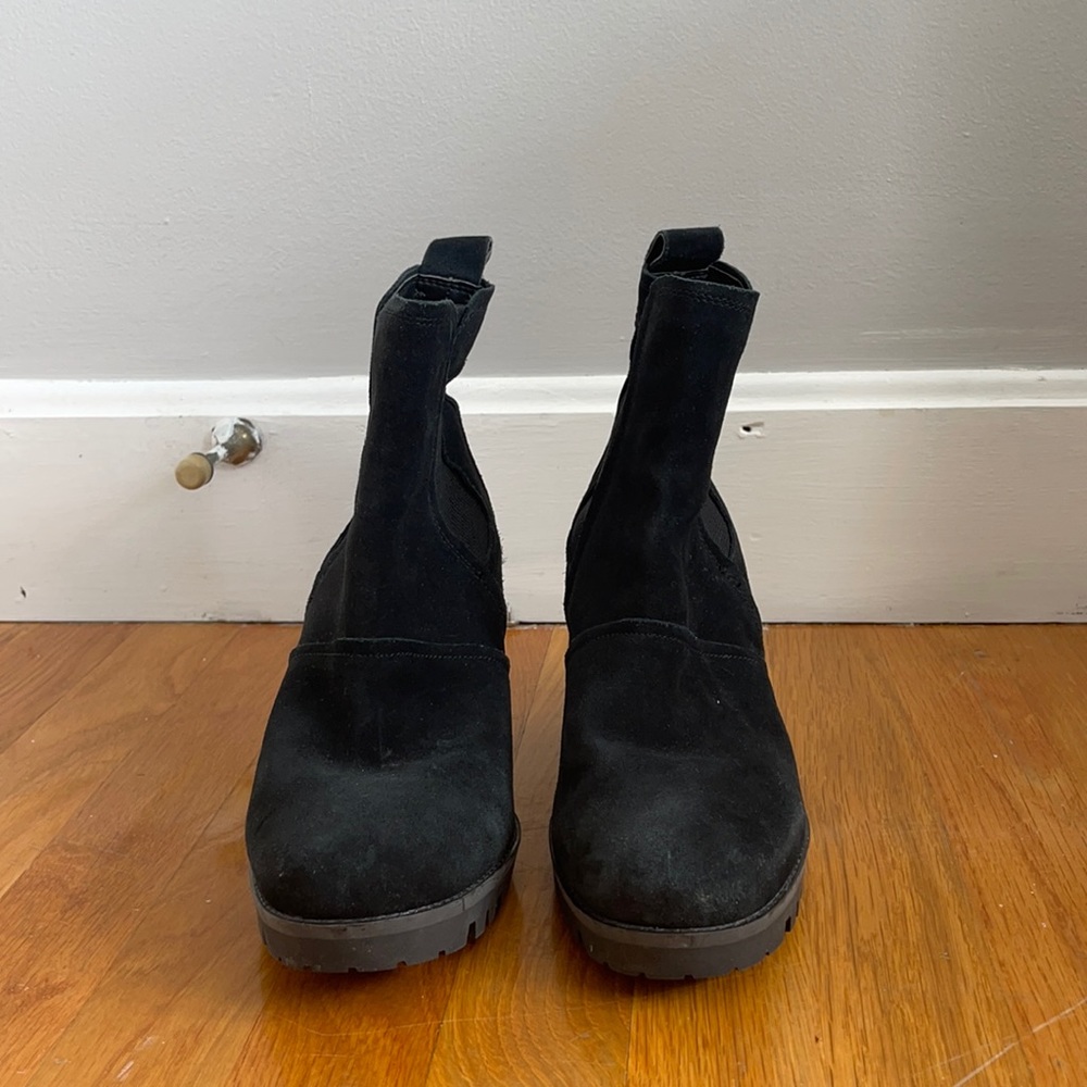 UGG, USA Size 9, Black
